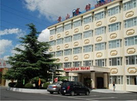 龍象集團(tuán),房地產(chǎn)開發(fā) 民用房屋建筑 市政公用工程 建筑裝飾裝潢 酒店餐飲 物資貿(mào)易 物流倉儲 工藝品